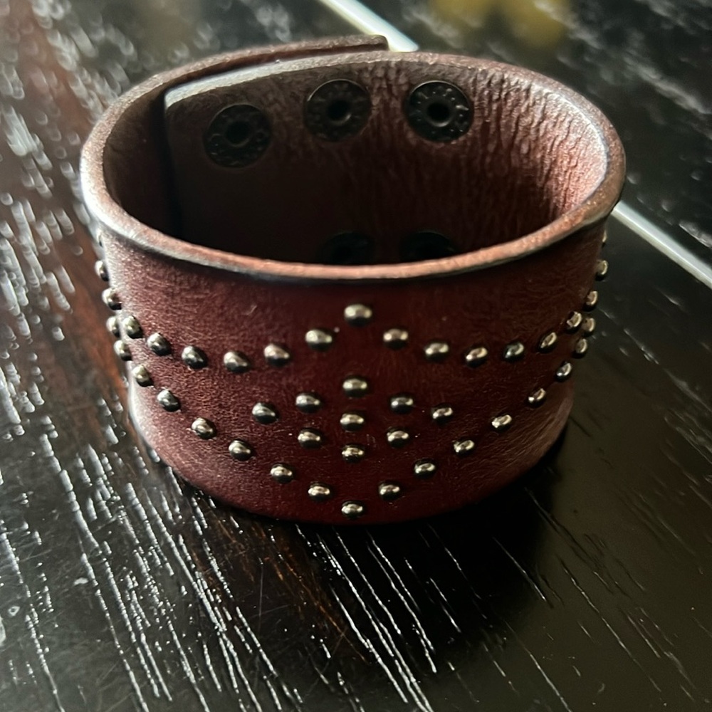 Plunder Design faux leather bracelet-EUC